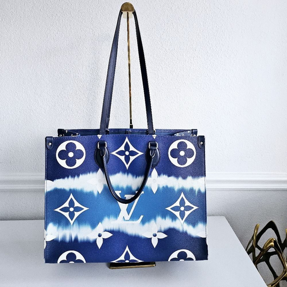 Louis Vuitton Blue Escale Limited Edition Onthego GM - Picture 2 of 15
